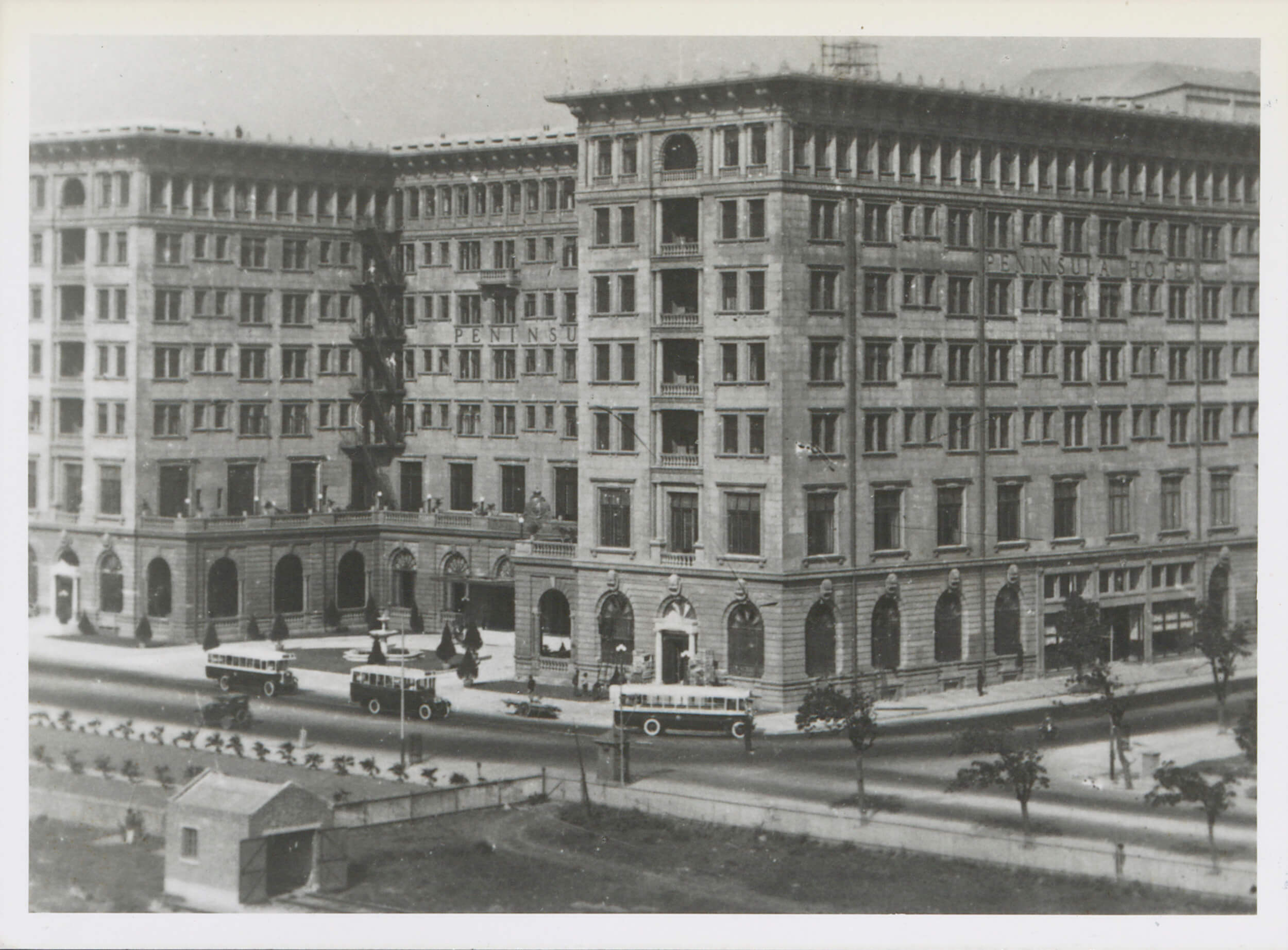 沦陷前的半岛酒店（现称香港半岛酒店）。 08-29-001 (1930-1933)