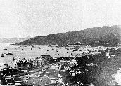 01-04-099|从香港岛东眺中区,维多利亚城及北角。太子行(图左近中央)正在兴建中,约摄於1904年。 (1904)